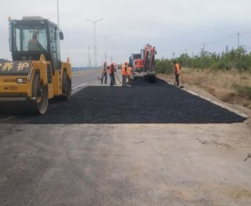 【交通動(dòng)態(tài)100期】抓養(yǎng)護(hù)、保暢通、促安全-吳忠市交通運(yùn)輸局開(kāi)展路面病害搶修工作