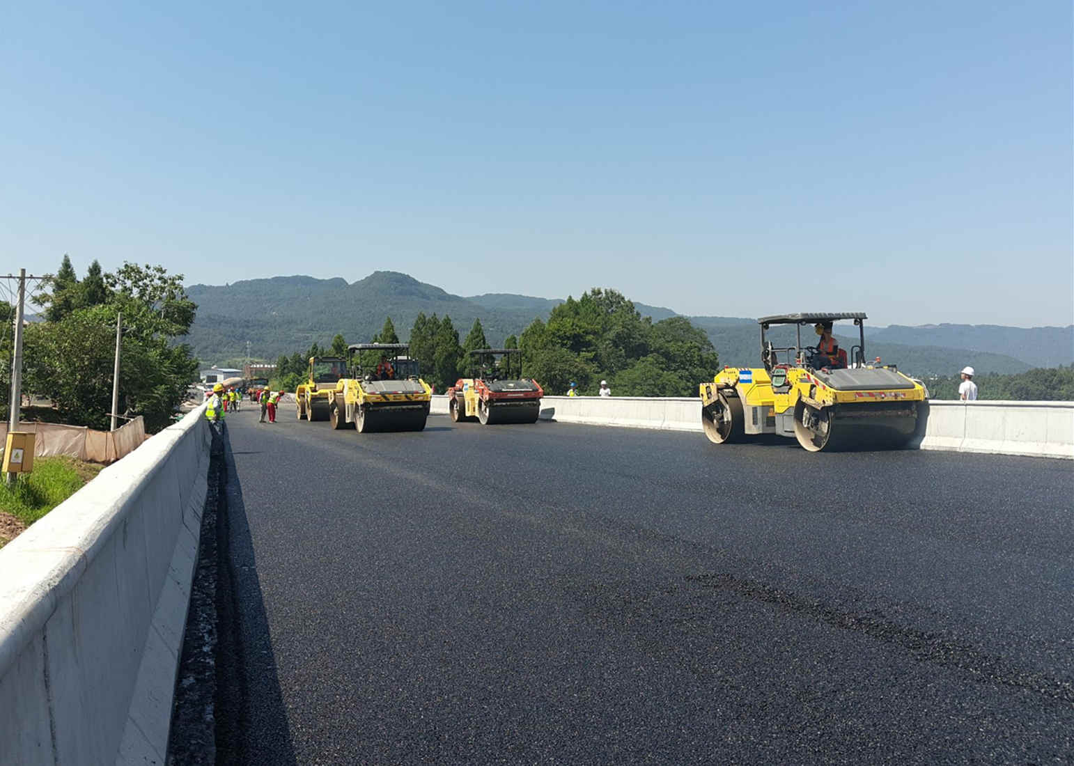 公路與路面工程 從施工到養(yǎng)護的全面解析